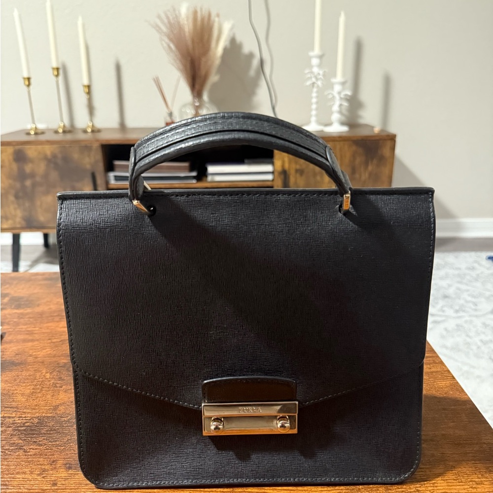 Elegant Black Handbag